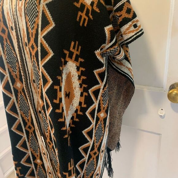 Tribal pattern poncho cardigan sweater - Picture 3 of 7